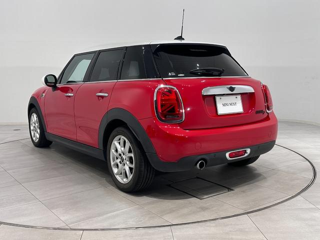 MINI クーパーD ナビ(タッチスクリーン)SOSコール衝突回被害軽減ブレーキマルチファンクションステアリングハロゲンヘッドライトLEDリアコンビランプ15インチホイール(8枚目)