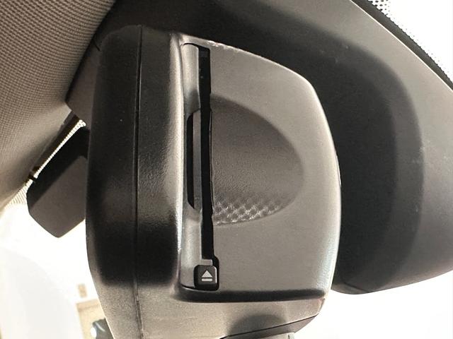 MINI クーパーD ナビ(タッチスクリーン)SOSコール衝突回被害軽減ブレーキマルチファンクションステアリングハロゲンヘッドライトLEDリアコンビランプ15インチホイール(21枚目)