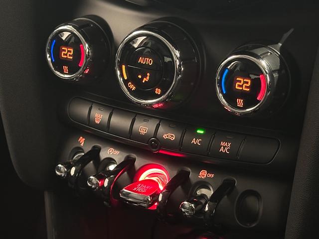 MINI クーパーD ナビ(タッチスクリーン)SOSコール衝突回被害軽減ブレーキマルチファンクションステアリングハロゲンヘッドライトLEDリアコンビランプ15インチホイール(22枚目)