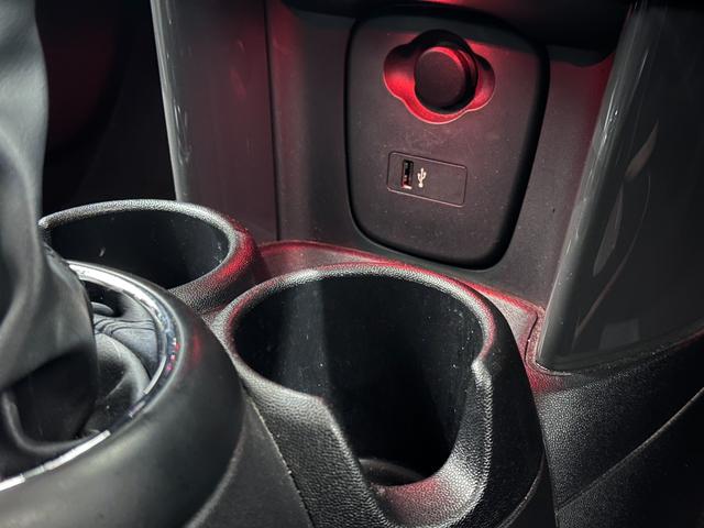 MINI クーパーD ナビ(タッチスクリーン)SOSコール衝突回被害軽減ブレーキマルチファンクションステアリングハロゲンヘッドライトLEDリアコンビランプ15インチホイール(23枚目)