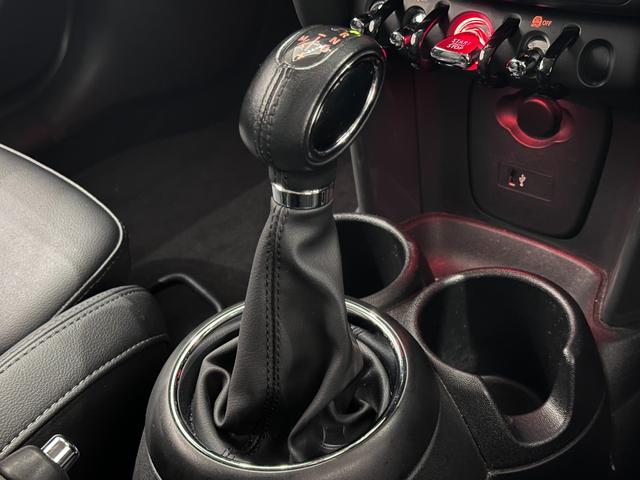 MINI クーパーD ナビ(タッチスクリーン)SOSコール衝突回被害軽減ブレーキマルチファンクションステアリングハロゲンヘッドライトLEDリアコンビランプ15インチホイール(24枚目)