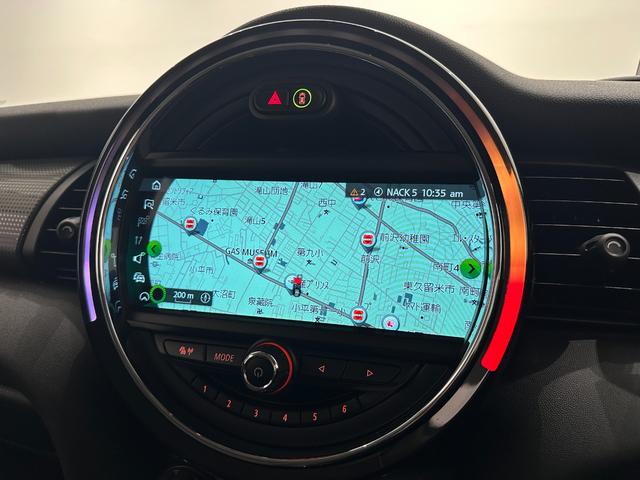MINI クーパーD ナビ(タッチスクリーン)SOSコール衝突回被害軽減ブレーキマルチファンクションステアリングハロゲンヘッドライトLEDリアコンビランプ15インチホイール(31枚目)