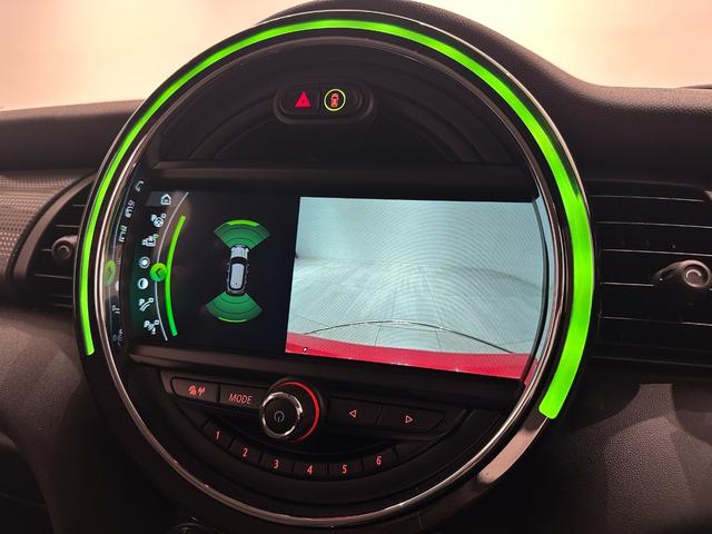 MINI クーパーD ナビ(タッチスクリーン)SOSコール衝突回被害軽減ブレーキマルチファンクションステアリングハロゲンヘッドライトLEDリアコンビランプ15インチホイール(32枚目)