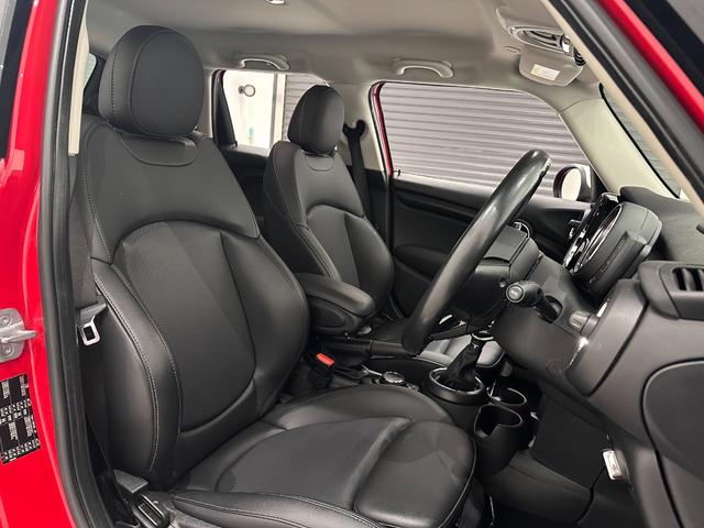 MINI クーパーD ナビ(タッチスクリーン)SOSコール衝突回被害軽減ブレーキマルチファンクションステアリングハロゲンヘッドライトLEDリアコンビランプ15インチホイール(37枚目)