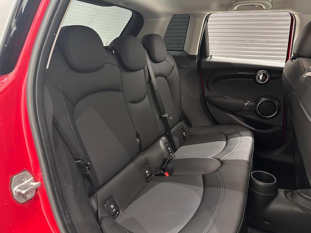 MINI クーパーD ナビ(タッチスクリーン)SOSコール衝突回被害軽減ブレーキマルチファンクションステアリングハロゲンヘッドライトLEDリアコンビランプ15インチホイール(38枚目)