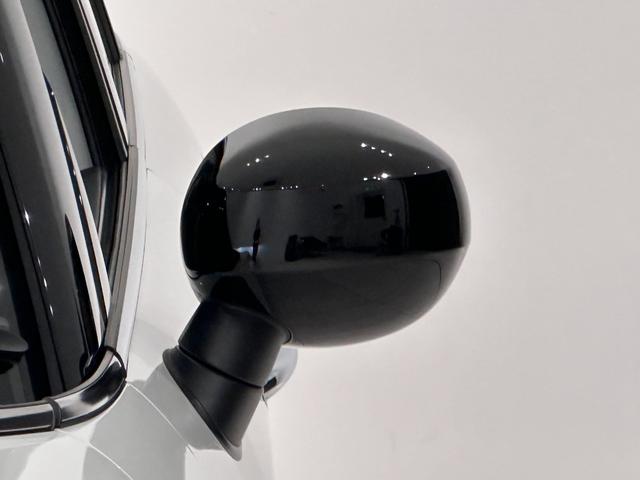 ＭＩＮＩ クーパー　ファーストパッケージ　クラシック・トリム　全国２年保証ＣａｒＰｌａｙＥＴＣＳＯＳコールバックカメラマルチファンクションステアリングＭＩＮＩドライビングモードコンフォートアクセスＬＥＤヘッドライＬＥＤリアコンビランプ１６インチホイール（12枚目）