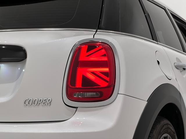 ＭＩＮＩ クーパー　ファーストパッケージ　クラシック・トリム　全国２年保証ＣａｒＰｌａｙＥＴＣＳＯＳコールバックカメラマルチファンクションステアリングＭＩＮＩドライビングモードコンフォートアクセスＬＥＤヘッドライＬＥＤリアコンビランプ１６インチホイール（13枚目）