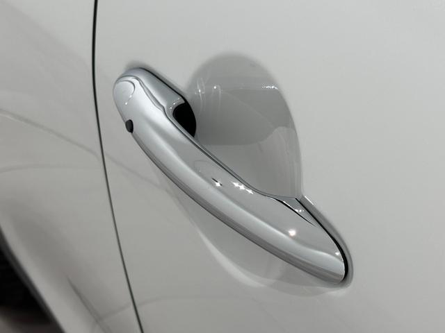 ＭＩＮＩ クーパー　ファーストパッケージ　クラシック・トリム　全国２年保証ＣａｒＰｌａｙＥＴＣＳＯＳコールバックカメラマルチファンクションステアリングＭＩＮＩドライビングモードコンフォートアクセスＬＥＤヘッドライＬＥＤリアコンビランプ１６インチホイール（15枚目）