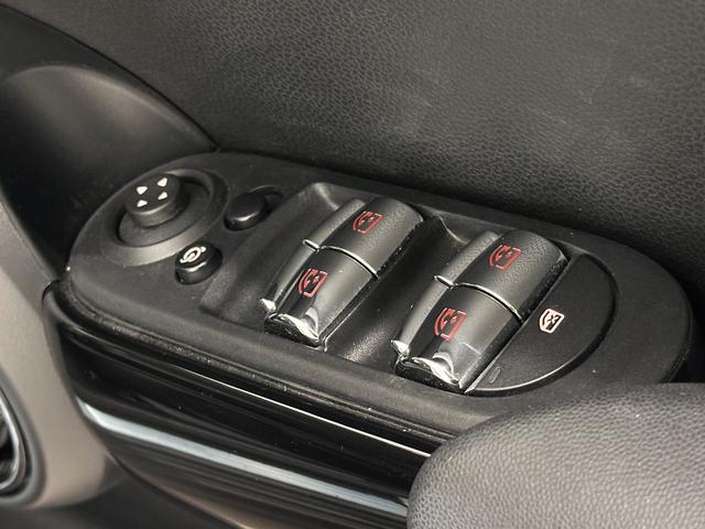 ＭＩＮＩ クーパー　ファーストパッケージ　クラシック・トリム　全国２年保証ＣａｒＰｌａｙＥＴＣＳＯＳコールバックカメラマルチファンクションステアリングＭＩＮＩドライビングモードコンフォートアクセスＬＥＤヘッドライＬＥＤリアコンビランプ１６インチホイール（17枚目）