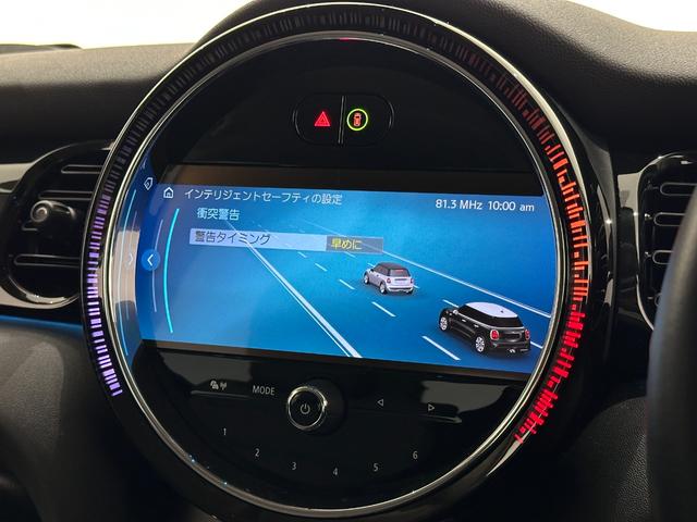 ＭＩＮＩ クーパー　ファーストパッケージ　クラシック・トリム　全国２年保証ＣａｒＰｌａｙＥＴＣＳＯＳコールバックカメラマルチファンクションステアリングＭＩＮＩドライビングモードコンフォートアクセスＬＥＤヘッドライＬＥＤリアコンビランプ１６インチホイール（30枚目）