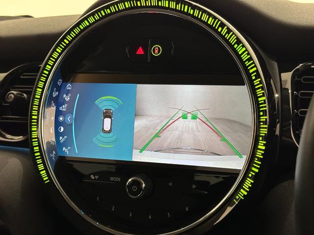 ＭＩＮＩ クーパー　ファーストパッケージ　クラシック・トリム　全国２年保証ＣａｒＰｌａｙＥＴＣＳＯＳコールバックカメラマルチファンクションステアリングＭＩＮＩドライビングモードコンフォートアクセスＬＥＤヘッドライＬＥＤリアコンビランプ１６インチホイール（40枚目）