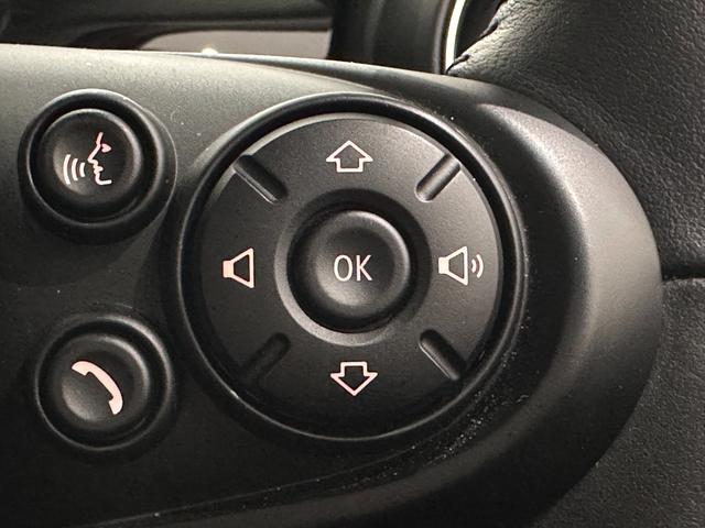 ＭＩＮＩ クーパー　ナビタッチスクリーン／ＥＴＣ／ＳＯＳコール／液晶メーター／マルチファンクションステアリング／ＬＥＤヘッドライト／ＬＥＤリアコンビランプユニオンジャックデザイン／１５インチホイール（33枚目）