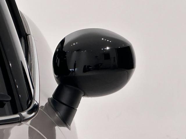 ＭＩＮＩ クーパー　プレミアムプラスパッケージクラシックトリム　全国２年保証／ＣａｒＰｌａｙ／ＥＴＣ／ＳＯＳコール／マルチファンクションステアリング／ＭＩＮＩドライビングモード／コンフォートアクセス／ＬＥＤヘッドライト／ＬＥＤリアコンビランプ）／１６インチホイール（15枚目）