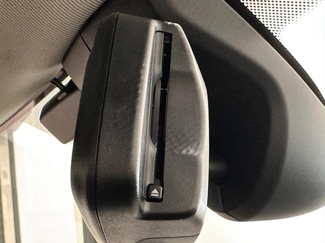 ＭＩＮＩ クーパー　プレミアムプラスパッケージクラシックトリム　全国２年保証／ＣａｒＰｌａ／ＥＴＣ／ＳＯＳコール車線逸脱警告／バックカメラ／コンフォートアクセス／ＬＥＤヘッドライト／ＬＥＤリアコンビランプ（ユニオンジャックデザイン）／１６インチホイール（26枚目）