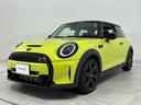 ＭＩＮＩ クーパーＳ　クラシック・トリム　認定中古車・２年保証・弊社元社用車・ＡｐｐｌｅＣａｒＰｌａｙ・被害軽減ブレーキ・オートクルーズ・バックカメラ・障害物センサー・ＥＴＣ・ＳＯＳコール・純正１７インチＡＷ（2枚目）