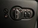 ＪＣＷ　プレミアムプラスパッケージ　ＪＣＷトリム　認定中古車・２年保証・ワンオーナー・純正ナビ・ＡｐｐｌｅＣａｒＰｌａｙ・被害軽減ブレーキ・ＡＣＣ・バックカメラ・障害物センサー・ＥＴＣ・ＳＯＳコール・純正１８インチＡＷ・ルーフラッピング・社外品装着（21枚目）