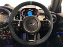 ＪＣＷ　プレミアムプラスパッケージ　ＪＣＷトリム　認定中古車・２年保証・ワンオーナー・純正ナビ・ＡｐｐｌｅＣａｒＰｌａｙ・被害軽減ブレーキ・ＡＣＣ・バックカメラ・障害物センサー・ＥＴＣ・ＳＯＳコール・純正１８インチＡＷ・ルーフラッピング・社外品装着（31枚目）