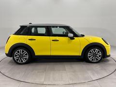 ʻ�ߤ���������ǡ�Ǽ����������ָ������ʤɤΥ��ƥʥ󥹤�Ԥ��ޤ����ޤ��������ʡ��͸���Υ��٥�Ȥ򳫺Ť��Ƥ���ޤ����������¿��Υ��ե��������ӥ��ǡ��ͣɣΣɥ����ʡ��饤�դ򤪲ᤴ�����������ޤ��� 5