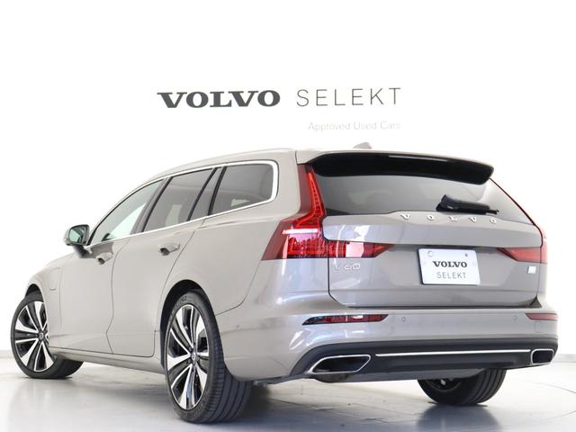 Ｖ６０ リチャージ　ＰＨＶ　Ｔ６　ＡＷＤ　インスクリプション　ＰＨＥＶ　電動パノラマサンルーフ　クライメートＰＫＧ　前後純正ドラレコ　ステアリング＆前後シートヒーター　パワーテールゲート　ｈａｒｍａｎ／ｋａｒｄｏｎプレミアムサウンド　リニアライムウッドパネル（19枚目）