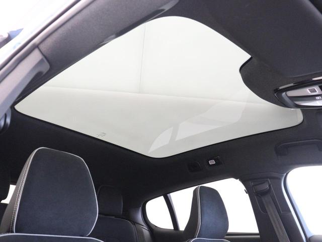 Ｃ４０リチャージ リチャージ　ツイン　電気自動車　パノラマルーフ　ピクセルＬＥＤ　Ｇｏｏｇｌｅ　ドラレコ　ｈａｒｍａｎ／ｋａｒｄｏｎ　前後シートヒーター　ステアリングホイールヒーター　ワイヤレススマホチャージ　バックライト付パネル（6枚目）
