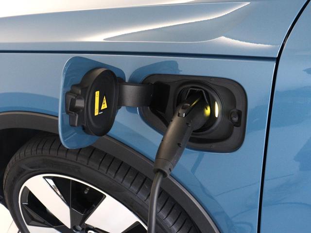 Ｃ４０リチャージ リチャージ　ツイン　電気自動車　パノラマルーフ　ピクセルＬＥＤ　Ｇｏｏｇｌｅ　ドラレコ　ｈａｒｍａｎ／ｋａｒｄｏｎ　前後シートヒーター　ステアリングホイールヒーター　ワイヤレススマホチャージ　バックライト付パネル（12枚目）