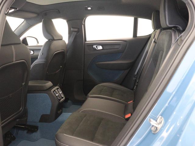 Ｃ４０リチャージ リチャージ　ツイン　電気自動車　パノラマルーフ　ピクセルＬＥＤ　Ｇｏｏｇｌｅ　ドラレコ　ｈａｒｍａｎ／ｋａｒｄｏｎ　前後シートヒーター　ステアリングホイールヒーター　ワイヤレススマホチャージ　バックライト付パネル（19枚目）