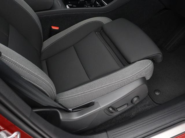 Ｃ４０リチャージ リチャージ　プラスシングルモーター　電気自動車　パノラマルーフ　社内使用車　Ｇｏｏｇｌｅ　ドラレコ　１９インチダイヤモンドカットブラックＡＷ　前後シートヒーター　ステアリングホイールヒーター　ワイヤレススマホチャージ　パワーテールゲート（41枚目）