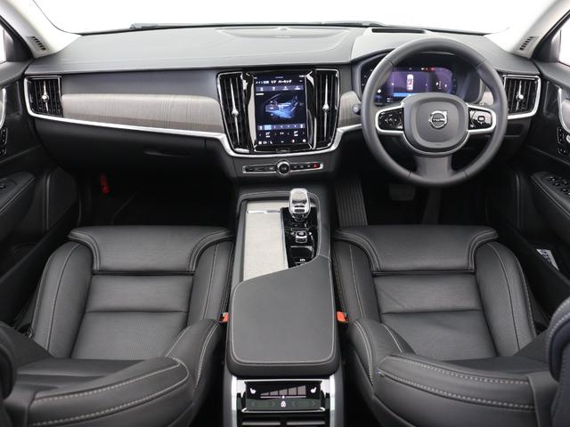 Ｖ９０ アルティメット　Ｂ５　パノラマサンルーフ　Ｇｏｏｇｌｅ搭載　４８Ｖ　黒革　純正３６０°ドラレコ　ｈａｒｍａｎ／ｋａｒｄｏｎサウンド　前後シートヒーター　クリスタルシフトノブ　グレーアッシュウッドパネル　パワーテールゲート（4枚目）