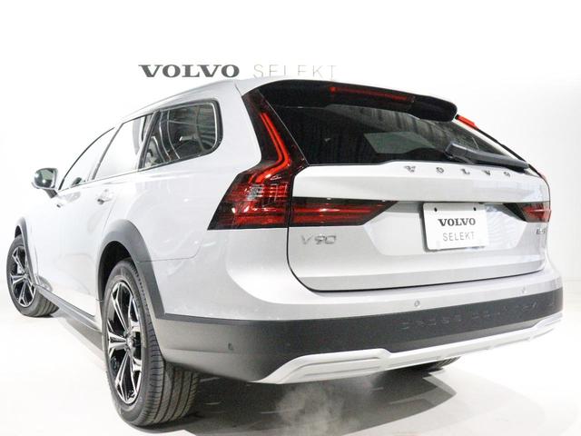 Ｖ９０ クロスカントリー　アルティメット　Ｂ５　ＡＷＤ　登録済未使用車　パノラマサンルーフ　４ＷＤ　４８Ｖ　Ｇｏｏｇｌｅ搭載　ｈａｒｍａｎ／ｋａｒｄｏｎプレミアムサウンド　白革シルバードーンＭ　前後シートヒーター　リラクゼーション機能　クリスタルシフトノブ（29枚目）