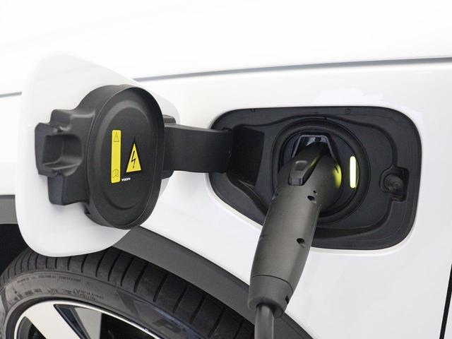 Ｃ４０リチャージ リチャージ　アルティメットツインモーター　電気自動車　パノラマルーフ　ピクセルＬＥＤ　ｈａｒｍａｎ／ｋａｒｄｏｎ　前後シートヒーター　ステアリングホイールヒーター　クリスタルシフトノブ　ワイヤレススマートフォンチャージ　パワーテールゲート（12枚目）