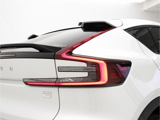 Ｃ４０リチャージ リチャージ　アルティメットツインモーター　電気自動車　パノラマルーフ　ピクセルＬＥＤ　ｈａｒｍａｎ／ｋａｒｄｏｎ　前後シートヒーター　ステアリングホイールヒーター　クリスタルシフトノブ　ワイヤレススマートフォンチャージ　パワーテールゲート（9枚目）