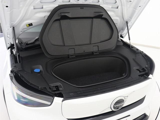Ｃ４０リチャージ リチャージ　アルティメットツインモーター　電気自動車　パノラマルーフ　ピクセルＬＥＤ　ｈａｒｍａｎ／ｋａｒｄｏｎ　前後シートヒーター　ステアリングホイールヒーター　クリスタルシフトノブ　ワイヤレススマートフォンチャージ　パワーテールゲート（16枚目）