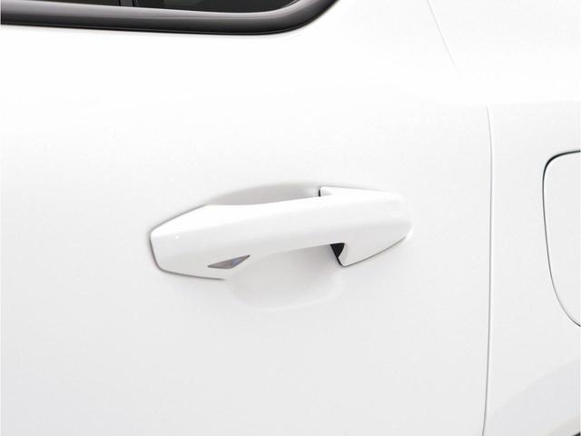 Ｃ４０リチャージ リチャージ　アルティメットツインモーター　電気自動車　パノラマルーフ　ピクセルＬＥＤ　ｈａｒｍａｎ／ｋａｒｄｏｎ　前後シートヒーター　ステアリングホイールヒーター　クリスタルシフトノブ　ワイヤレススマートフォンチャージ　パワーテールゲート（32枚目）