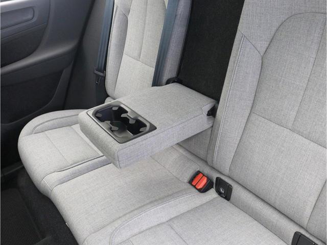 Ｃ４０リチャージ リチャージ　アルティメットツインモーター　電気自動車　パノラマルーフ　ピクセルＬＥＤ　ｈａｒｍａｎ／ｋａｒｄｏｎ　前後シートヒーター　ステアリングホイールヒーター　クリスタルシフトノブ　ワイヤレススマートフォンチャージ　パワーテールゲート（42枚目）