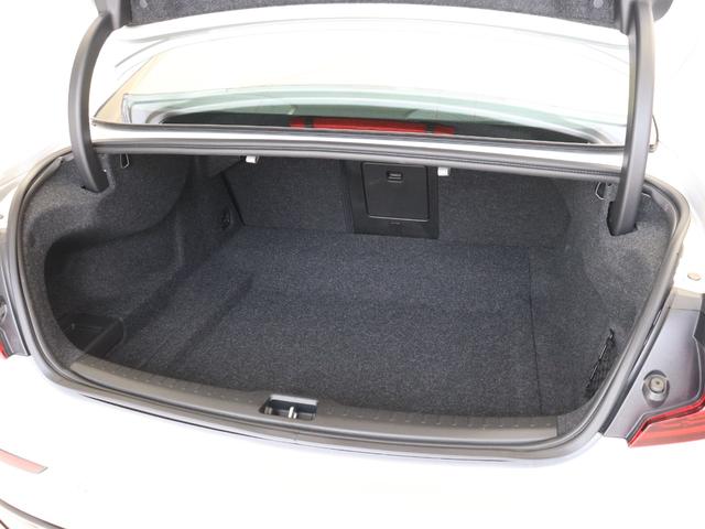 Ｓ６０ Ｂ５　Ｒデザイン　Ｂ５エンジン　専用スポーツサス　クライメートＰＫＧ　ドラレコ　４８Ｖ　１９インチＡＷ　ｈａｒｍａｎ／ｋａｒｄｏｎ　ブライトシルバーＭ　前後シートヒーター　ステアリングヒーター　ワイヤレススマホチャージ（10枚目）