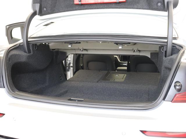 Ｓ６０ Ｂ５　Ｒデザイン　Ｂ５エンジン　専用スポーツサス　クライメートＰＫＧ　ドラレコ　４８Ｖ　１９インチＡＷ　ｈａｒｍａｎ／ｋａｒｄｏｎ　ブライトシルバーＭ　前後シートヒーター　ステアリングヒーター　ワイヤレススマホチャージ（31枚目）