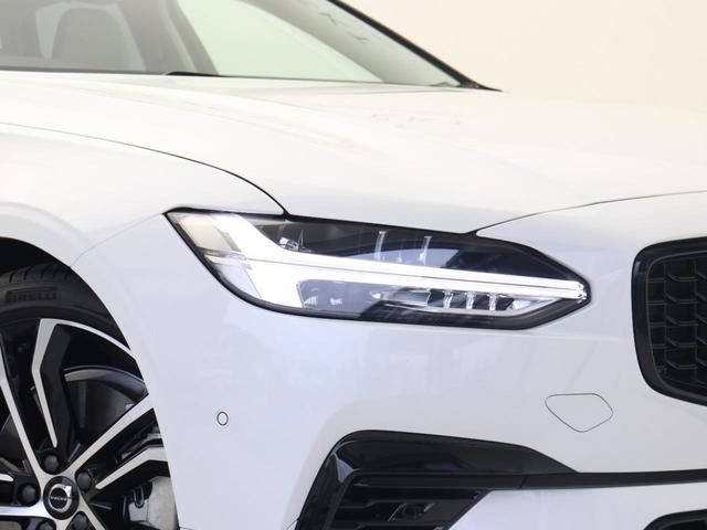 Ｓ９０ リチャージアルティメットＴ８　ＡＷＤプラグインＨＶ　ＰＨＥＶ　サンルーフ　エアサス　Ｇｏｏｇｌｅ　ドラレコ　ロングバッテリー　白革　ｈａｒｍａｎ／ｋａｒｄｏｎ　リラクゼーション機能　シートエアコン　クリスタルシフトノブ　グレーアッシュウッドパネル（25枚目）