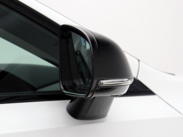 Ｓ９０ リチャージアルティメットＴ８　ＡＷＤプラグインＨＶ　ＰＨＥＶ　サンルーフ　エアサス　Ｇｏｏｇｌｅ　ドラレコ　ロングバッテリー　白革　ｈａｒｍａｎ／ｋａｒｄｏｎ　リラクゼーション機能　シートエアコン　クリスタルシフトノブ　グレーアッシュウッドパネル（26枚目）