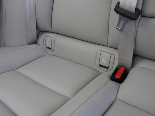 Ｓ９０ リチャージアルティメットＴ８　ＡＷＤプラグインＨＶ　ＰＨＥＶ　サンルーフ　エアサス　Ｇｏｏｇｌｅ　ドラレコ　ロングバッテリー　白革　ｈａｒｍａｎ／ｋａｒｄｏｎ　リラクゼーション機能　シートエアコン　クリスタルシフトノブ　グレーアッシュウッドパネル（41枚目）