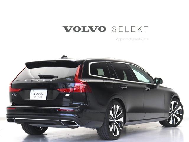 Ｖ６０ リチャージ　ＰＨＶ　Ｔ６　ＡＷＤ　インスクリプション　ＰＨＥＶ　電動パノラマサンルーフ　クライメートＰＫＧ　前後純正ドラレコ　ｈａｒｍａｎ／ｋａｒｄｏｎ　シートエアコン　リラクゼーション機能　前後シートヒーター　ステアリングヒーター　ドリフトウッドパネル（7枚目）