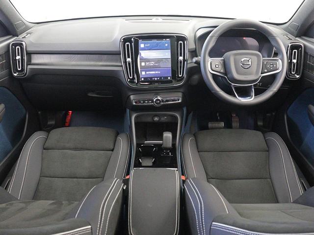 Ｃ４０リチャージ リチャージ　ツイン　電気自動車　パノラマルーフ　ピクセルＬＥＤヘッドライト　ドラレコ　ｈａｒｍａｎ／ｋａｒｄｏｎ　前後シートヒーター　ステアリングホイールヒーター　ワイヤレススマホチャージ　パワーテールゲート　２０ＡＷ（5枚目）