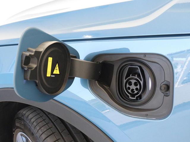 Ｃ４０リチャージ リチャージ　ツイン　電気自動車　パノラマルーフ　ピクセルＬＥＤヘッドライト　ドラレコ　ｈａｒｍａｎ／ｋａｒｄｏｎ　前後シートヒーター　ステアリングホイールヒーター　ワイヤレススマホチャージ　パワーテールゲート　２０ＡＷ（11枚目）