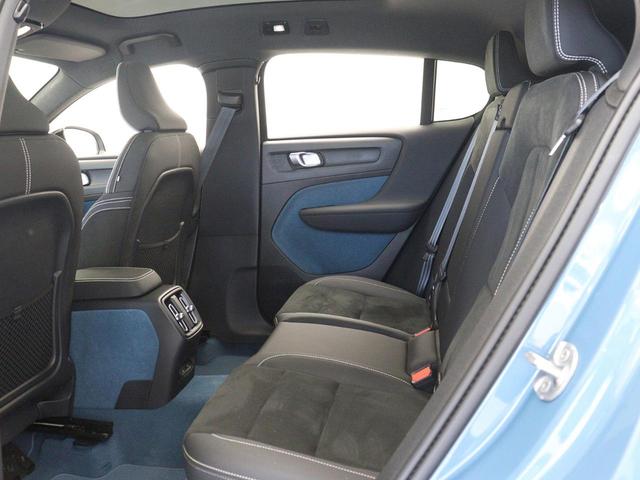 Ｃ４０リチャージ リチャージ　ツイン　電気自動車　パノラマルーフ　ピクセルＬＥＤヘッドライト　ドラレコ　ｈａｒｍａｎ／ｋａｒｄｏｎ　前後シートヒーター　ステアリングホイールヒーター　ワイヤレススマホチャージ　パワーテールゲート　２０ＡＷ（17枚目）
