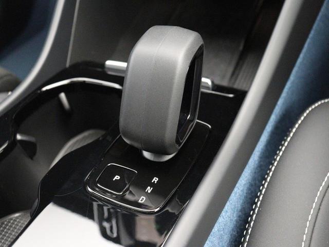 Ｃ４０リチャージ リチャージ　ツイン　電気自動車　パノラマルーフ　ピクセルＬＥＤヘッドライト　ドラレコ　ｈａｒｍａｎ／ｋａｒｄｏｎ　前後シートヒーター　ステアリングホイールヒーター　ワイヤレススマホチャージ　パワーテールゲート　２０ＡＷ（25枚目）