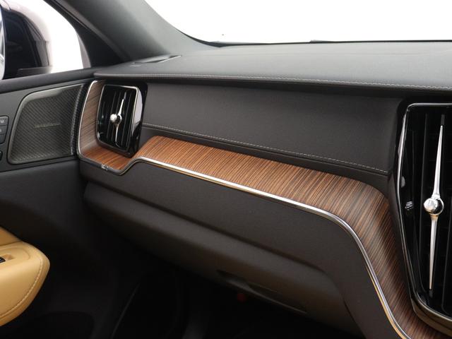 ボルボ XC60純正 トノカバー【綺麗です】 - メルカリ