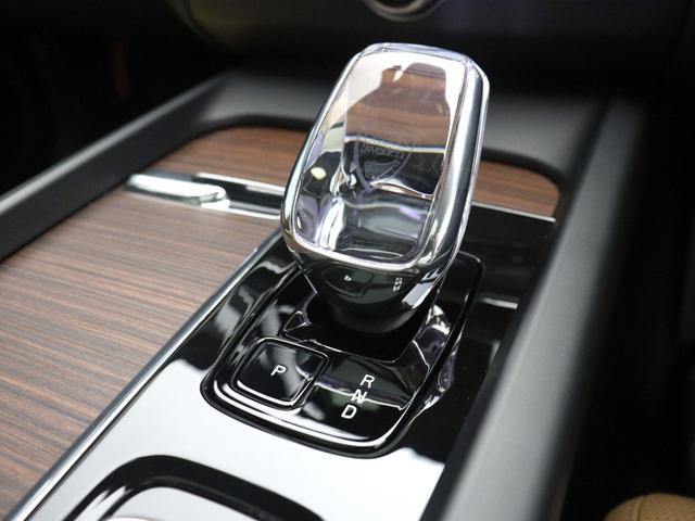 ＸＣ６０ リチャージアルティメトＴ６ＡＷＤプラグインハイブリド　ＰＨＥＶ　電動パノラマサンルーフ　エアサス　Ｇｏｏｇｌｅ搭載　純正３６０°ドラレコ　ランニングボード　茶革　ｈａｒｍａｎ／ｋａｒｄｏｎ　リニアライムウッドパネル　クリスタルシフトノブ　２１インチＡＷ（21枚目）