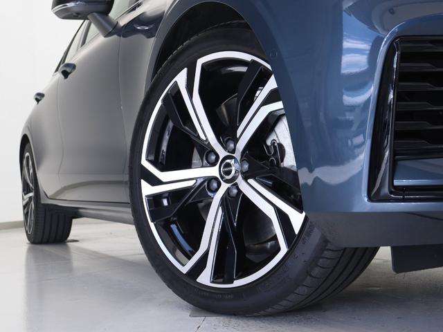 Ｓ６０ リチャジアルティメットＴ６ＡＷＤプラグインハイブリド　ＰＨＥＶ　パノラマサンルーフ　Ｇｏｏｇｌｅ　ドラレコ　ｈａｒｍａｎ／ｋａｒｄｏｎ　デニムブルーメタリック　１９ＡＷ　前後シートヒーター　ステアリングヒーター　クリスタルシフトノブ　ドリフトウッドパネル（9枚目）