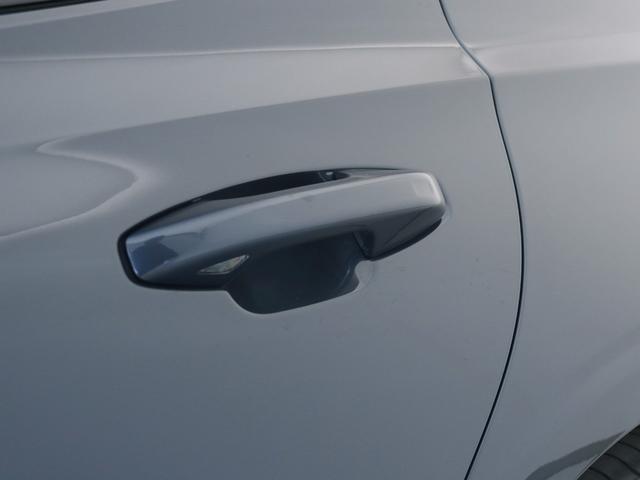 Ｓ６０ リチャジアルティメットＴ６ＡＷＤプラグインハイブリド　ＰＨＥＶ　パノラマサンルーフ　Ｇｏｏｇｌｅ　ドラレコ　ｈａｒｍａｎ／ｋａｒｄｏｎ　デニムブルーメタリック　１９ＡＷ　前後シートヒーター　ステアリングヒーター　クリスタルシフトノブ　ドリフトウッドパネル（26枚目）