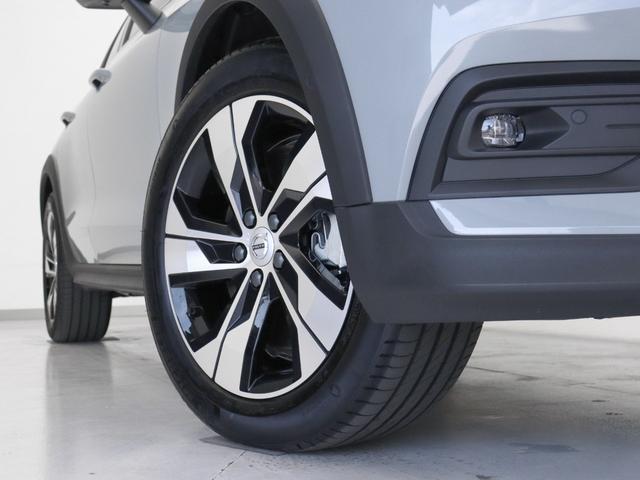 Ｖ６０ クロスカントリー　プラス　Ｂ５　ＡＷＤ　Ｇｏｏｇｌｅ搭載　前後純正ドラレコ　４８Ｖ　ヴェイパーグレーメタリック　ダークティンテッドガラス　前後シートヒーター　ステアリングヒーター　１８インチダイヤモンドカットＡＷ　ワイヤレススマホチャージ（7枚目）