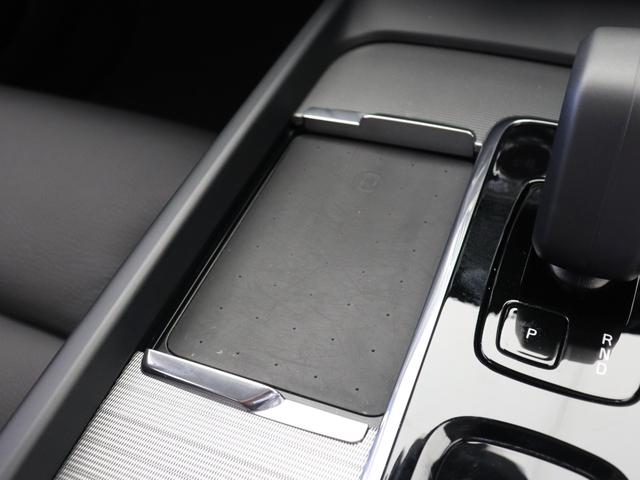 Ｖ６０ クロスカントリー　プラス　Ｂ５　ＡＷＤ　Ｇｏｏｇｌｅ搭載　前後純正ドラレコ　４８Ｖ　ヴェイパーグレーメタリック　ダークティンテッドガラス　前後シートヒーター　ステアリングヒーター　１８インチダイヤモンドカットＡＷ　ワイヤレススマホチャージ（18枚目）